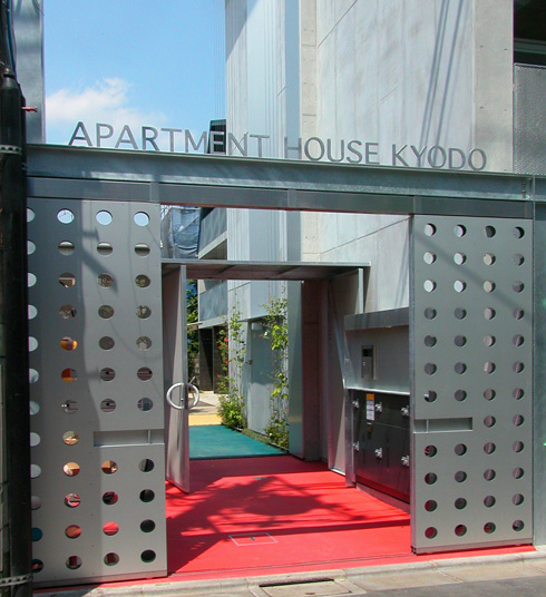 アパートメントハウス経堂 06gate.jpg