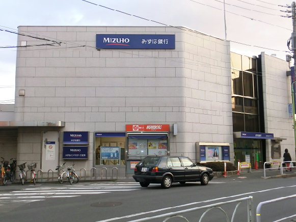 アレーロ千歳船橋 銀行：みずほ銀行千歳船橋支店　356m