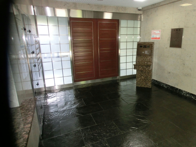 カルム参番館 エントランス.jpg