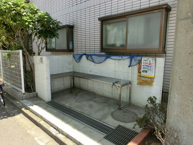 グリーンヒルズ棚網 ゴミ置き場.jpg