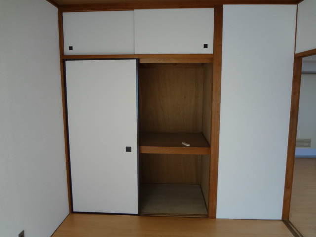 直井ビル 収納 (2).jpg