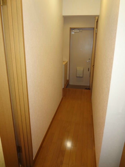 イルマーレ千歳船橋 廊下２.jpg