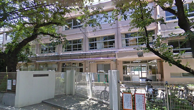 ハイエスト桜丘 中学校：世田谷区立桜丘中学校　966m