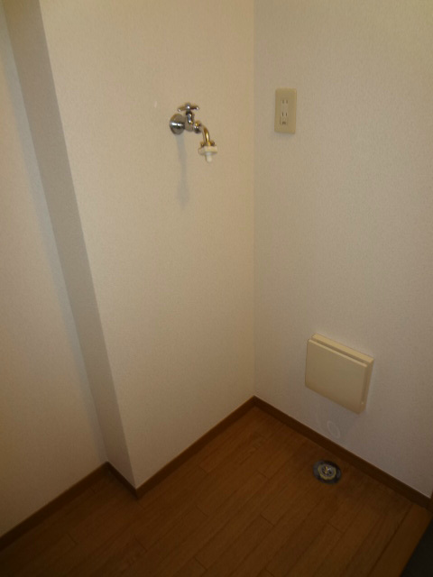 ヴィラ・ボニート 洗濯機置き場.jpg