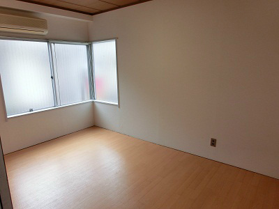 直井ビル 部屋２.jpg