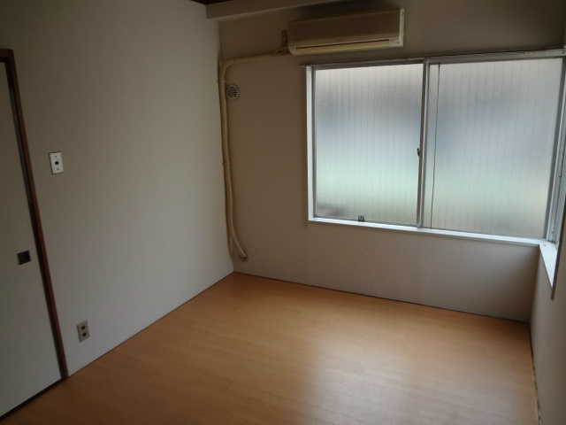 直井ビル 部屋４.jpg