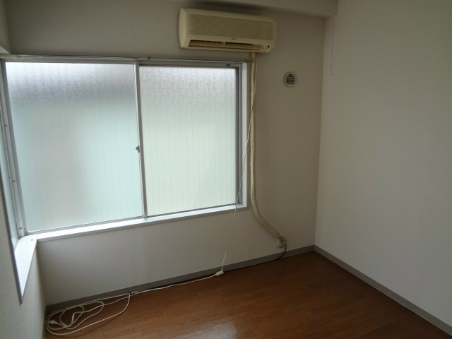 直井ビル 部屋６.jpg