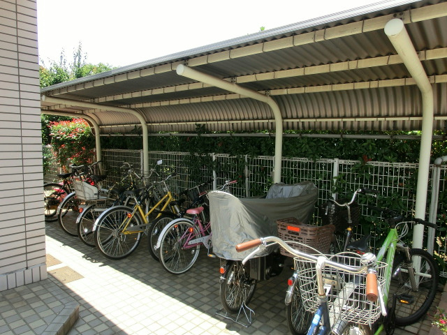 グリーンヒルズ棚網 駐輪場.jpg